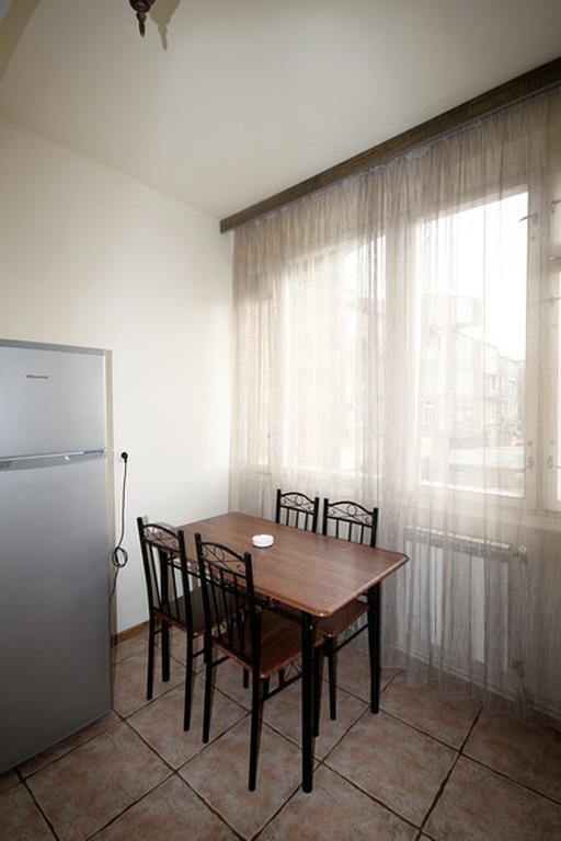 Rent Inn Yerevan On Saryan Street Exterior photo